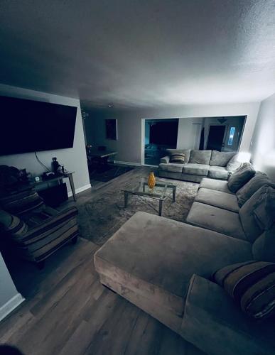 Luxury Urban Oasis 15 Min From Downtown Cleveland in Cleveland, United States