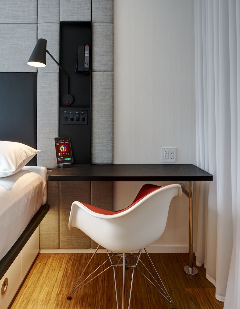 citizenM Chicago Downtown - photo 5