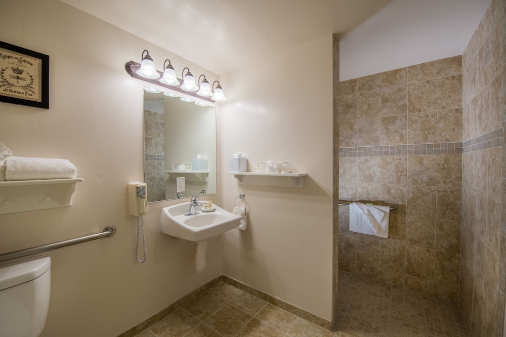 The Monterey Hotel - photo 31