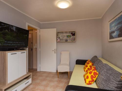 Apartment Lolo Two Bedroom Apartment with Loggia and Street View