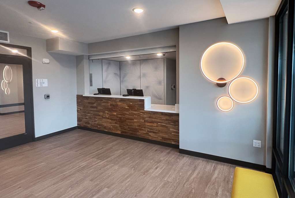 ECHO Suites Extended Stay by Wyndham Indianapolis AmeriPlex - photo 7