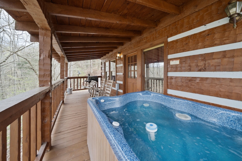 A Lover's Paradise 1 Bedroom Cabin Heavenly Views Resort - photo 19