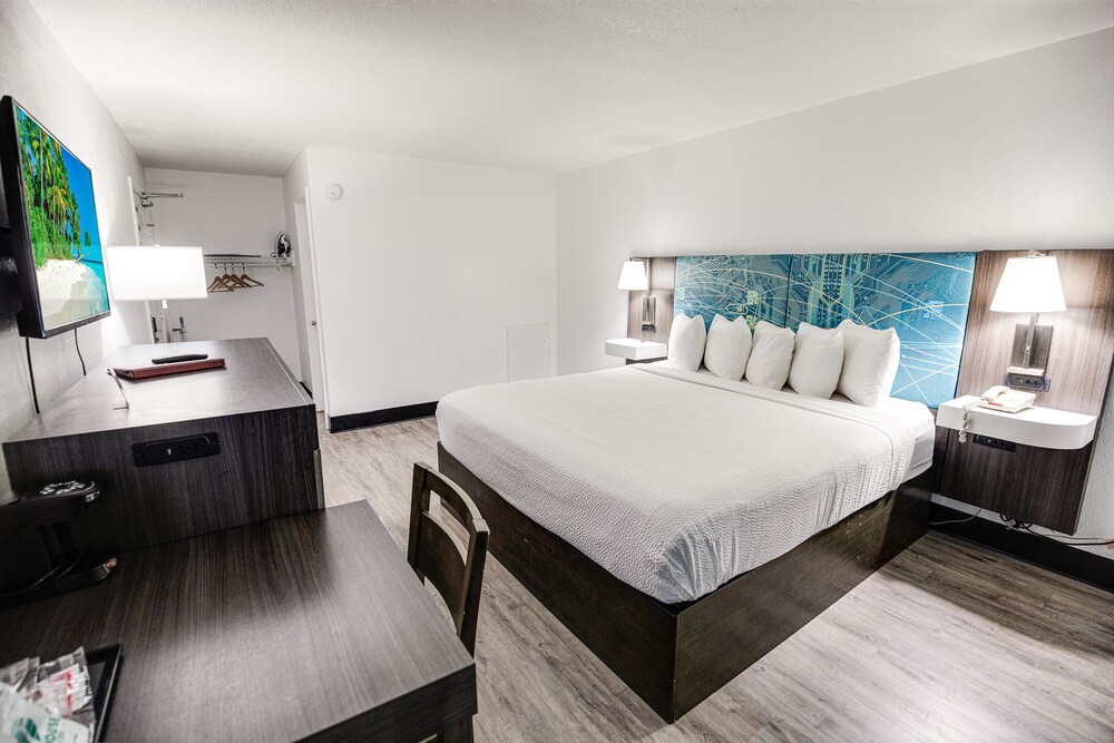 Tropical Seas Hotel - photo 20