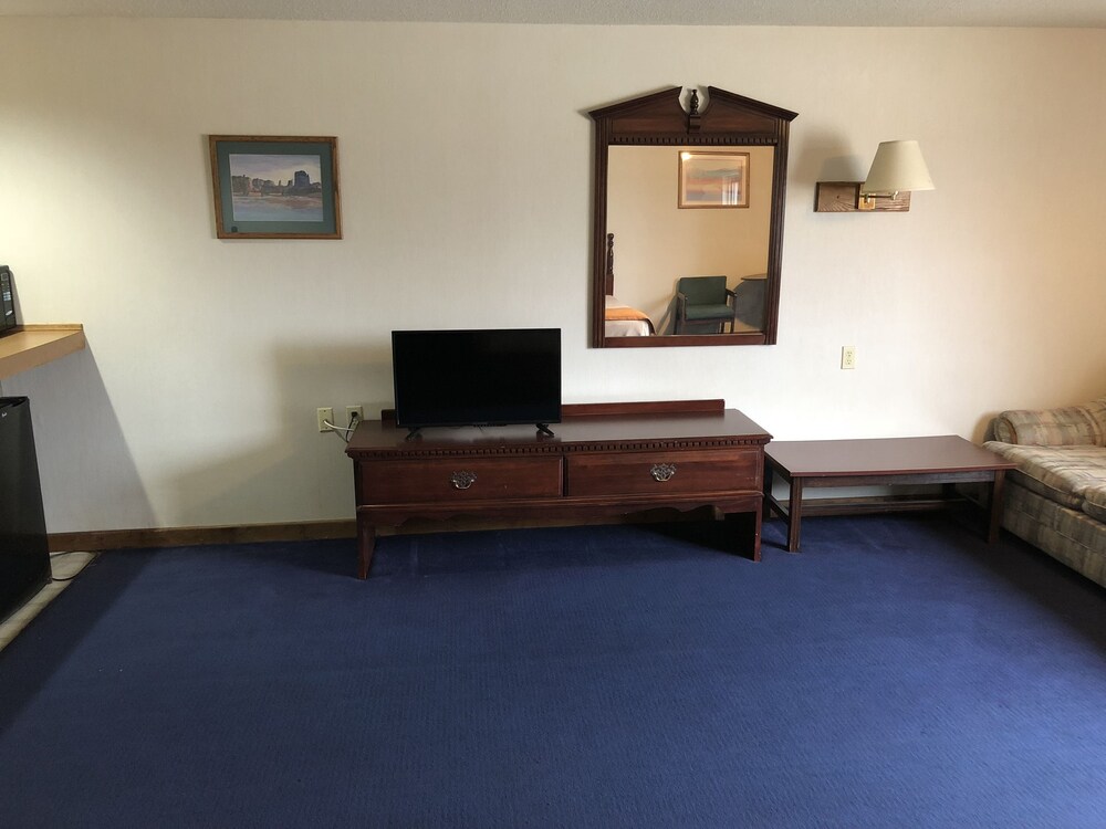 Denison Inn & Suites - photo 29