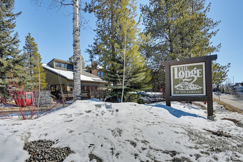 Upscale Condo w Balcony 1 2 Mi to Ski Resort - photo 2