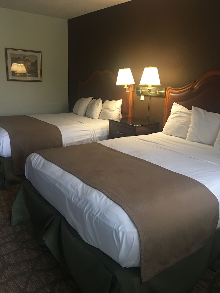 A Victory Hotel Southfield - photo 12
