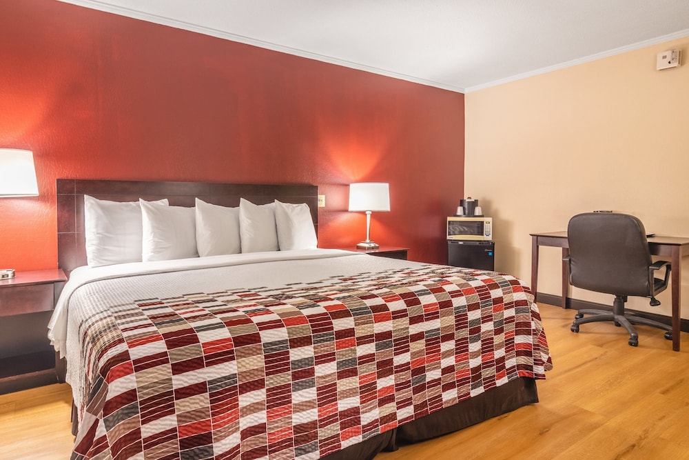 Red Roof Inn Ashtabula Austinburg - photo 18