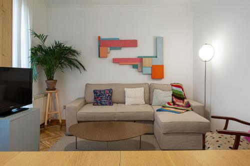 Cute 1 Bed Flat w Balcony 2 min to Metro hotel Lista Madrid