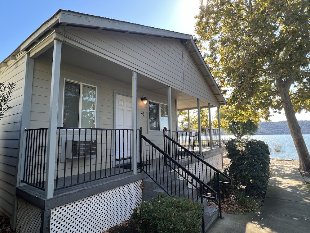 Clear Lake Cottages & Marina - photo 17