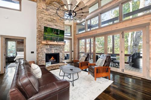 Modern River Retreat NEW Build in 2022 in Blue Ridge, United States