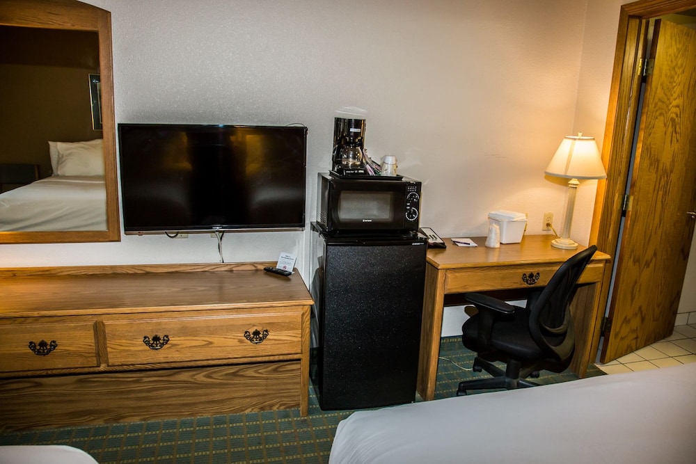 Baymont by Wyndham Fargo - photo 13