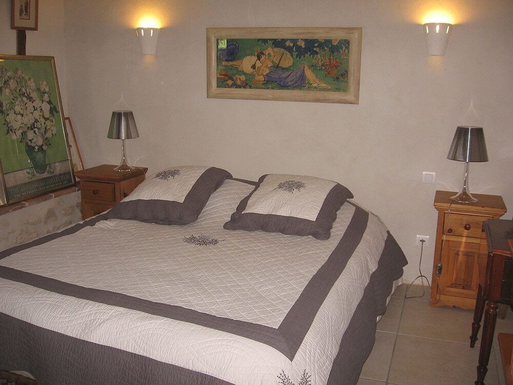 Moulin de Caussarieu - carbon neutral hotel in Prechac