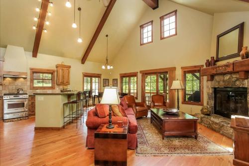 Discovery Chalet 374 at Tamarack Resort by Casago McCall Donerightmanagement - photo 25