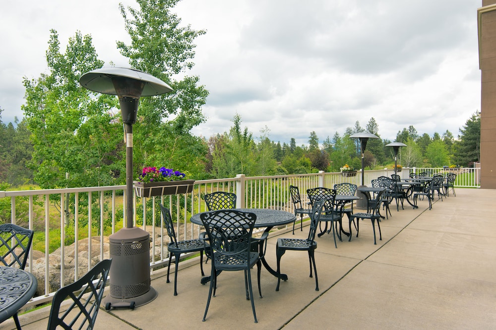 Oxford Suites Spokane Valley - photo 43