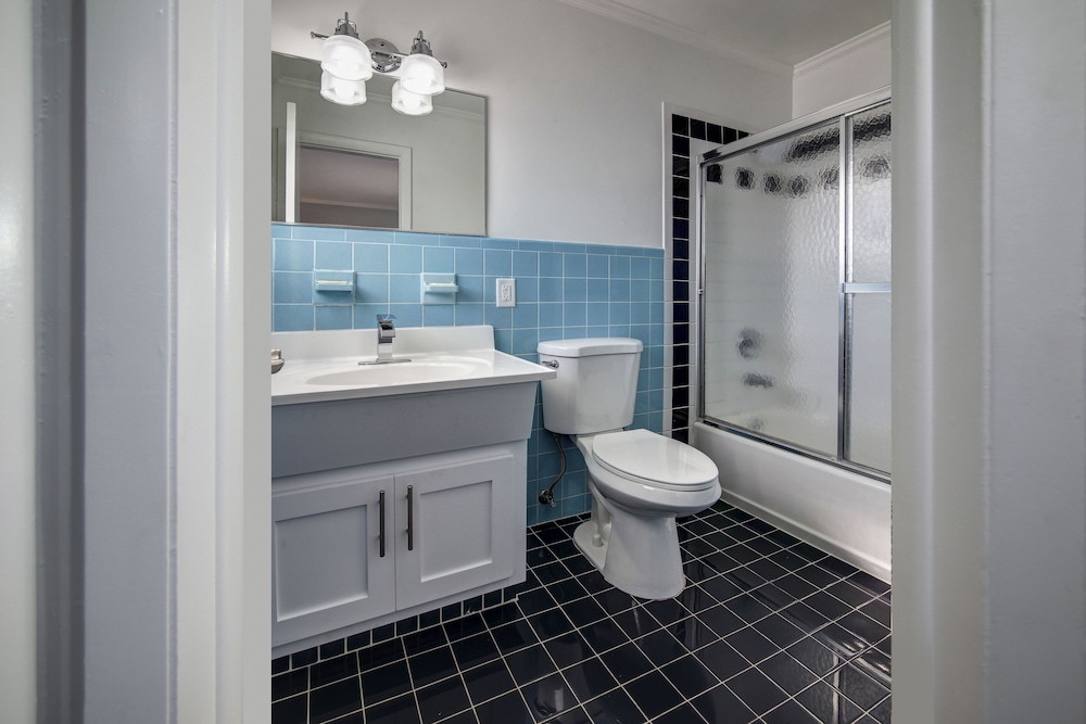 May Dee Suites - photo 43