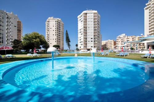 Camões 13F com piscina — 4-Star Luxury Hotel in Armacao De Pera, Portugal