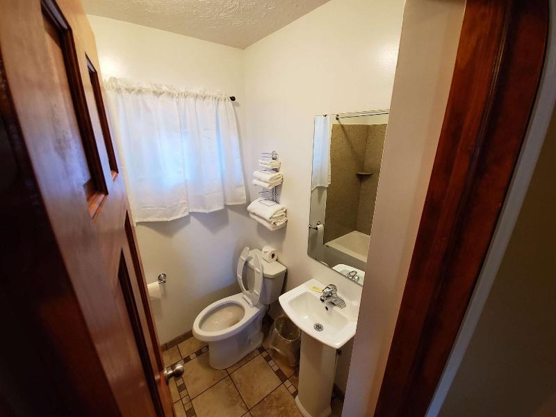Jefferson Hills Motel - photo 15
