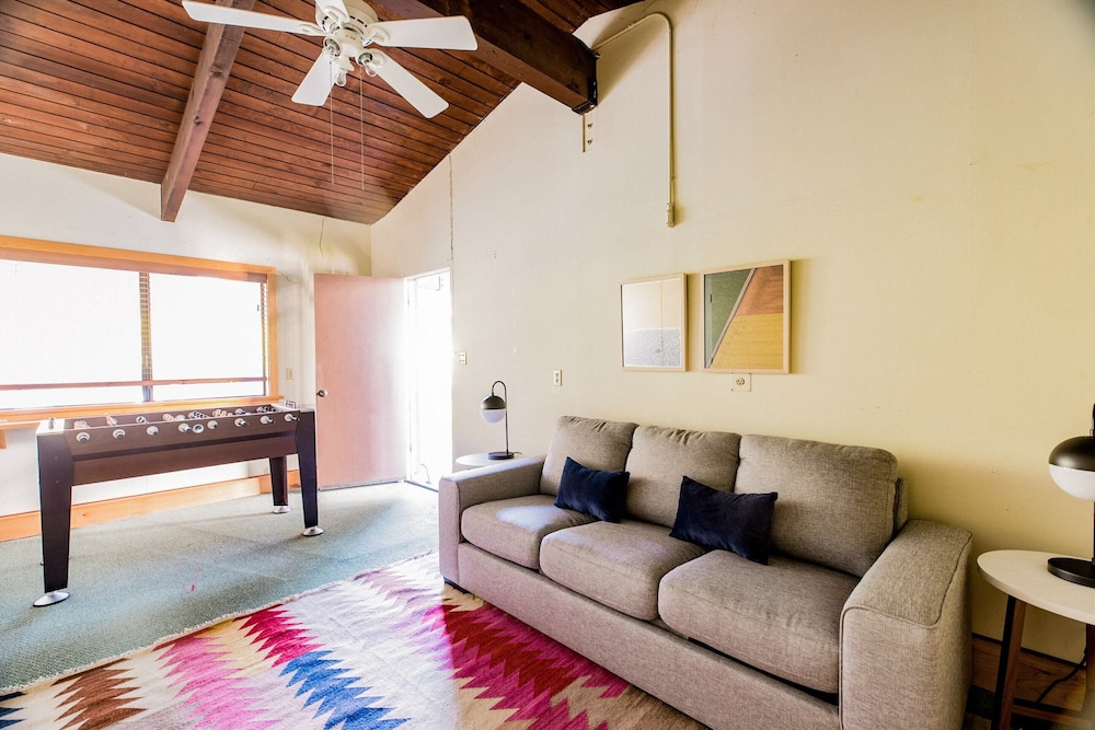 Cliffridge by Avantstay Lush Malibu Hills Estate w Breathtaking Ocean Views - photo 15