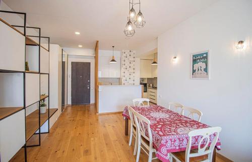 Vake Chic 2BR Comfort Home By Wehost