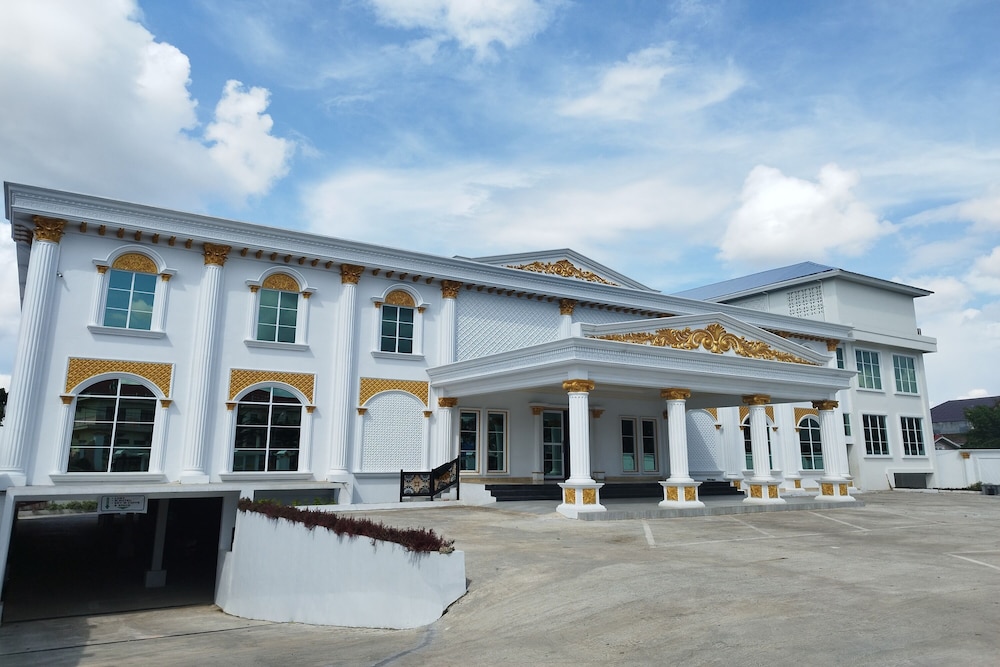 Maulidia Hotel Syariah & Convention Center in Jambi City, Indonesia