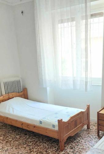 Room for 2 in a dormitory 5′ from metro — Athens — photo 4
