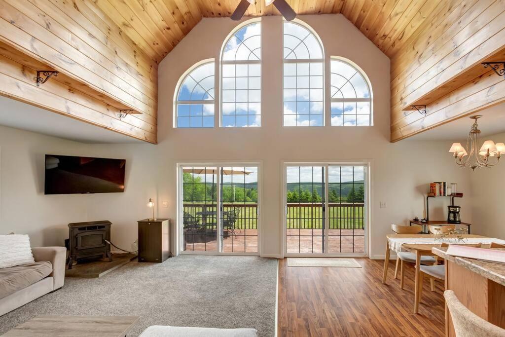 Bluestone Hill House — 4-Star Luxury Hotel in Walton, United States
