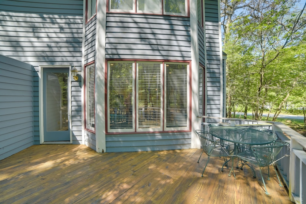 Wintergreen Resort Condo w Deck; Ski Hike Shops - photo 3
