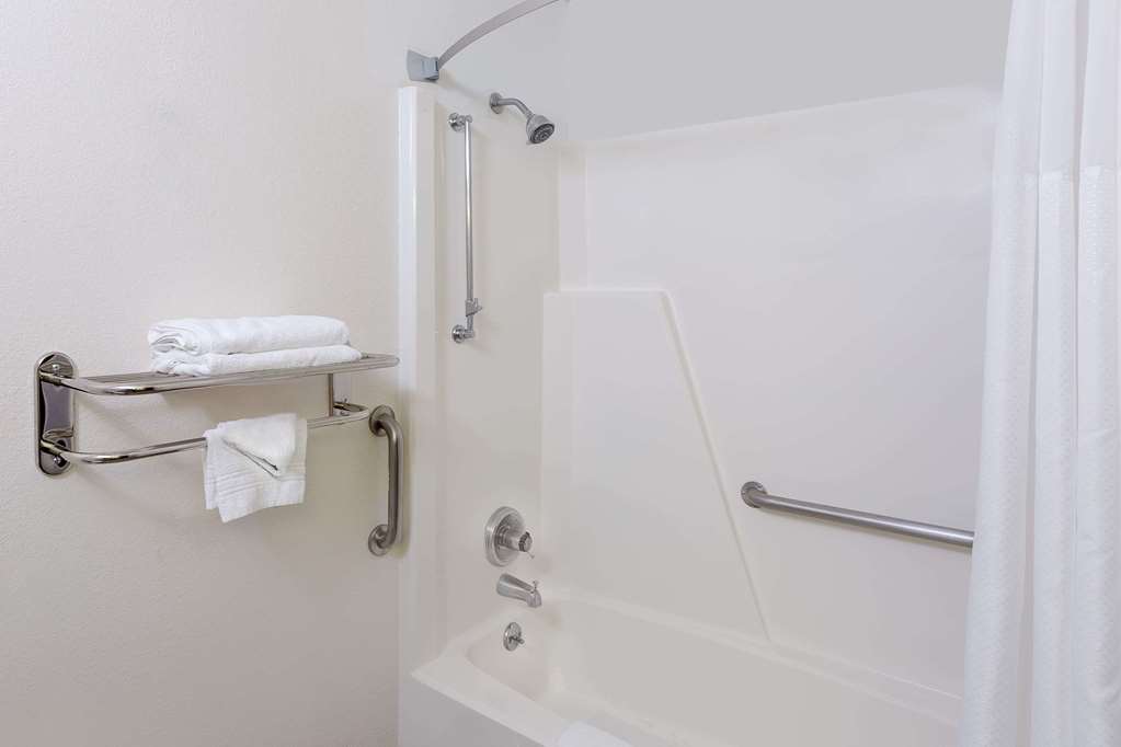 Super 8 by Wyndham Norfolk - photo 7