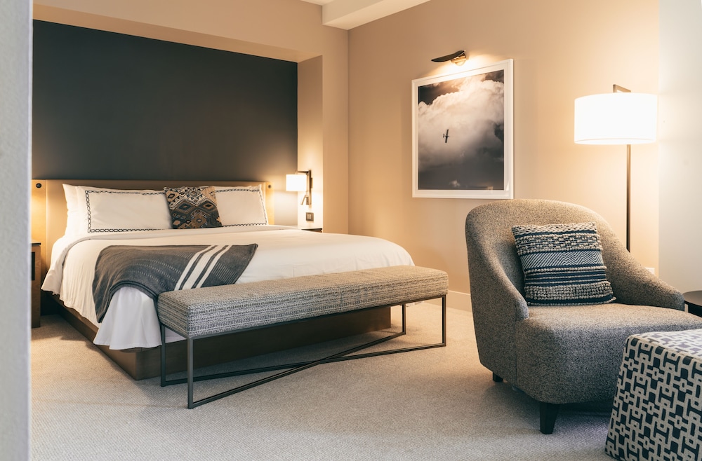 Bellevue Club Hotel - photo 3