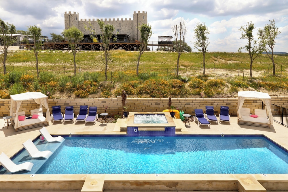 The Bentley Hotel Palm Room Hill Country View - photo 13