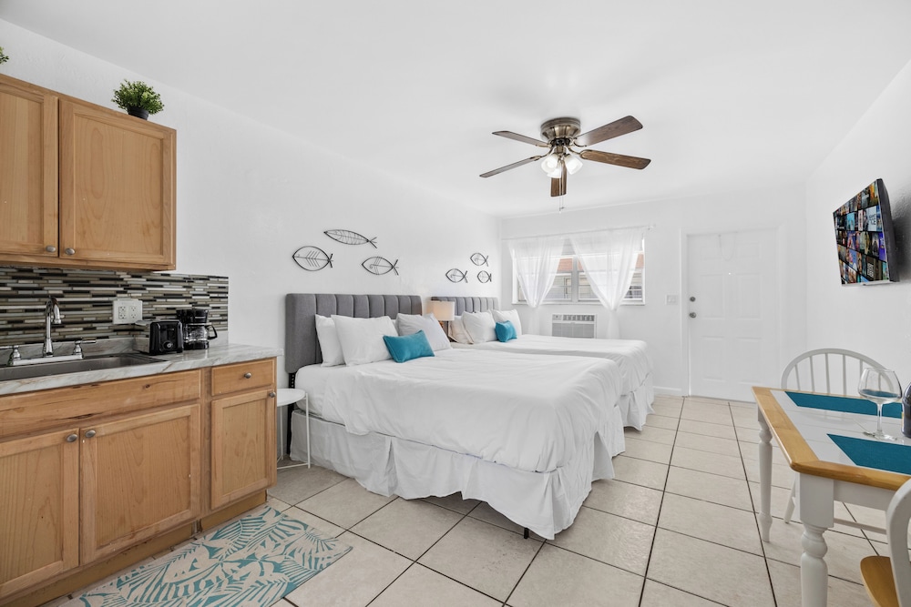 Sunset Inn Hallandale Beach - photo 15