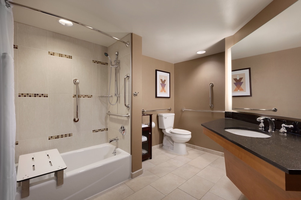 Hilton Arlington - photo 9