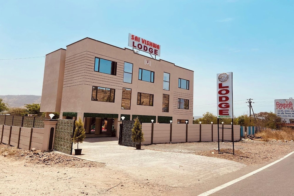 Sai Vishwa Lodging in Bhor, India