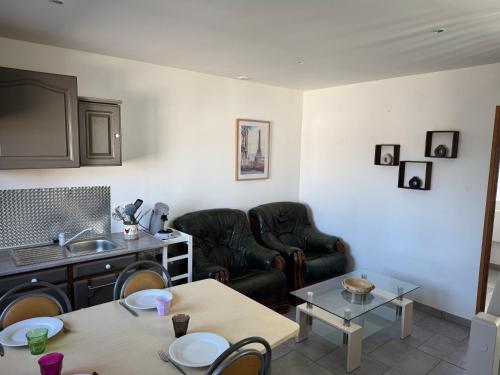 Le Repaire 2 - carbon neutral hotel in Unknown City