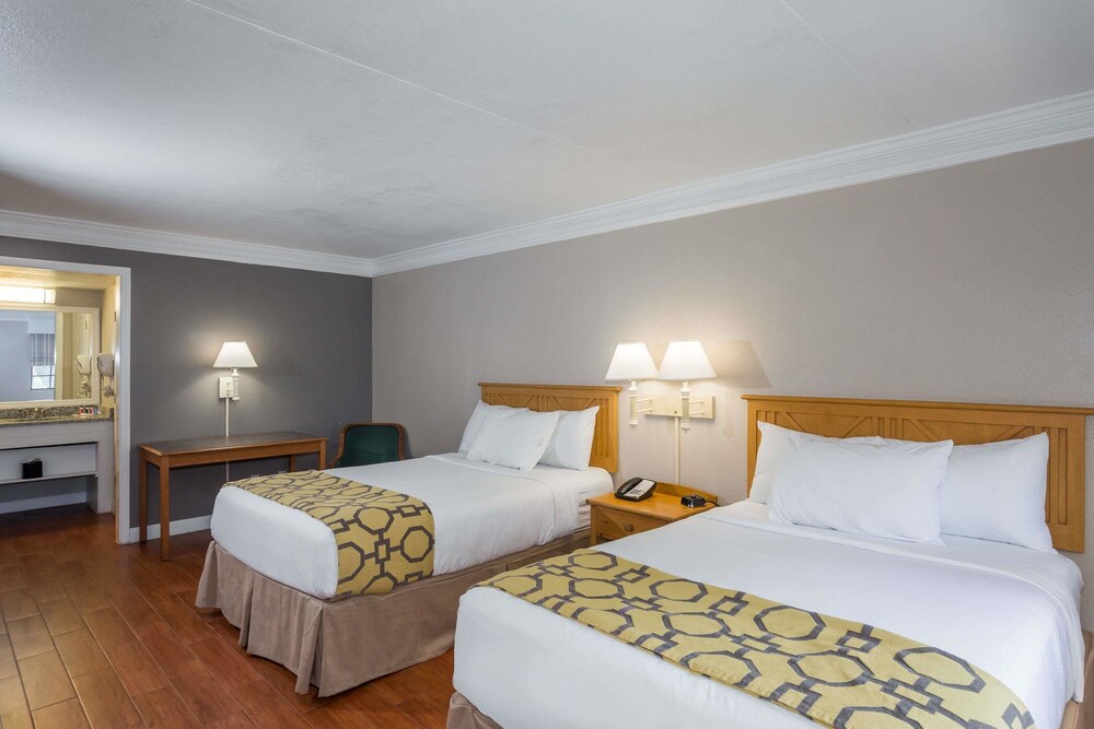Casa Bella Inn & Suites - photo 14