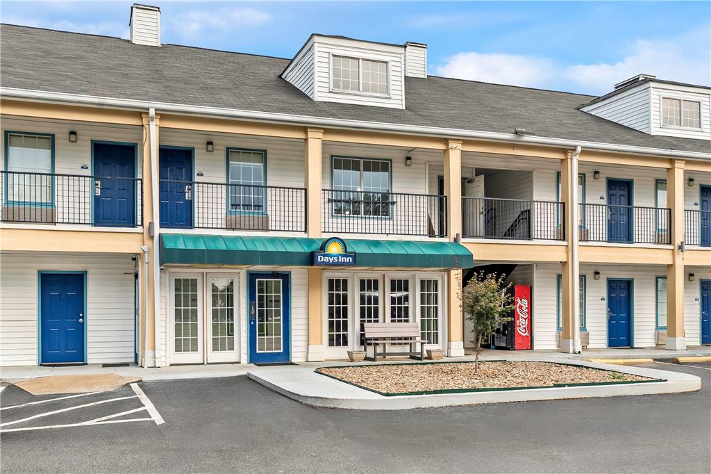 Days Inn by Wyndham Simpsonville - photo 6