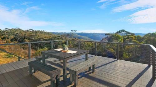 The Wentworth Backing Blue Mountains National Park in Wentworth Falls, Australia