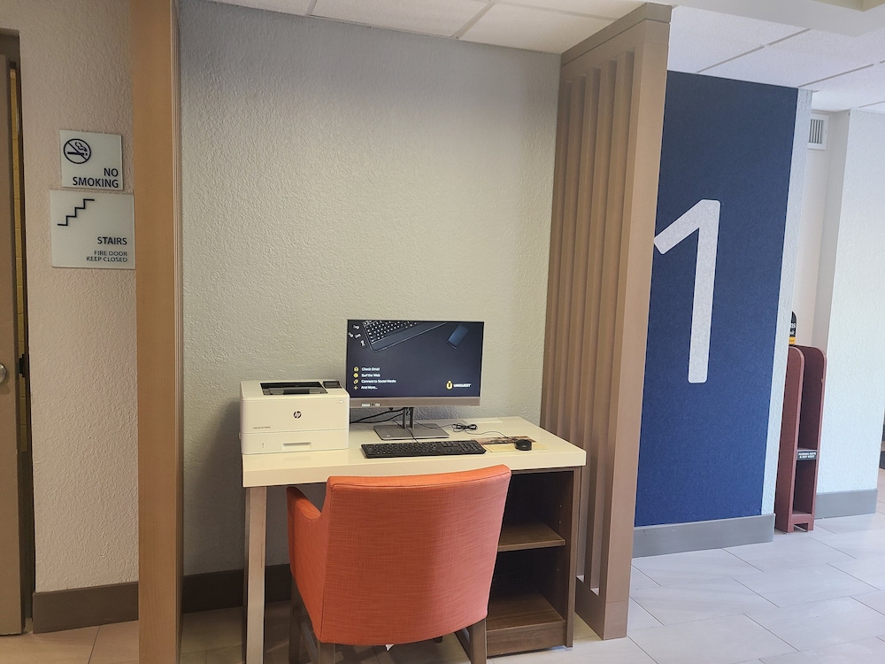 Holiday Inn Express & Suites Ft. Lauderdale N Exec Airport by IHG - photo 39