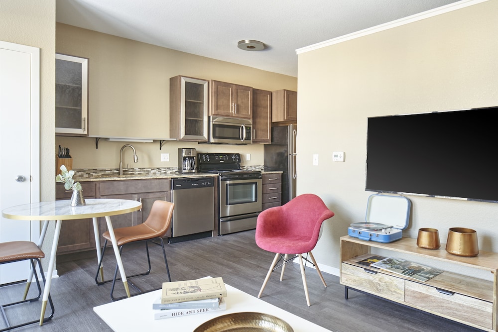 Sonder at The Palmer - photo 3