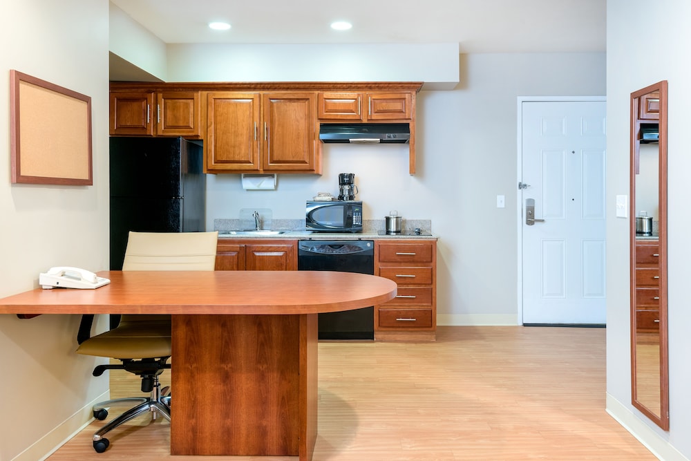 Candlewood Suites LAX Hawthorne by IHG - photo 11