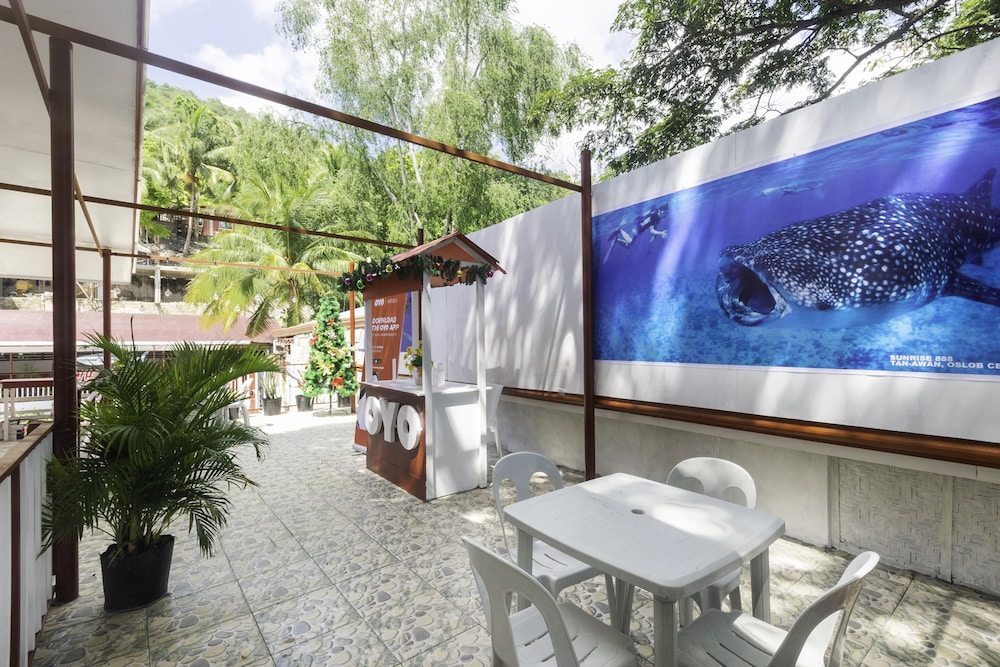 Oyo 449 Sunrise 888 in Oslob, Philippines