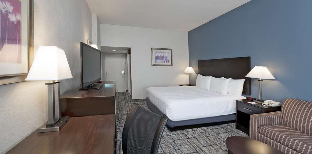 Best Western Plus Hotel & Conference Center - photo 11