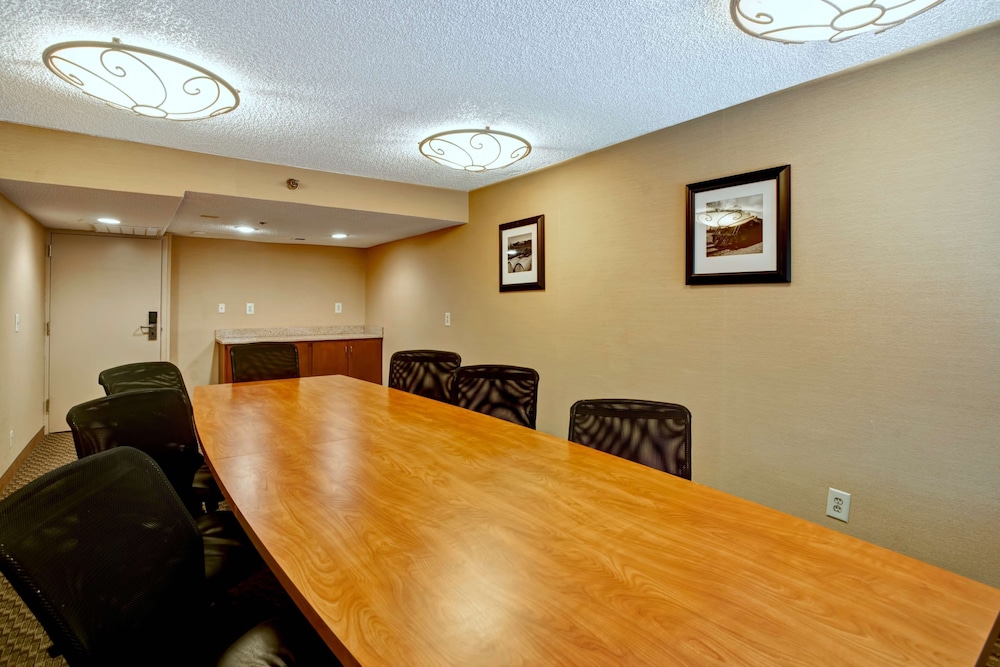 Hampton Inn College Station - photo 35