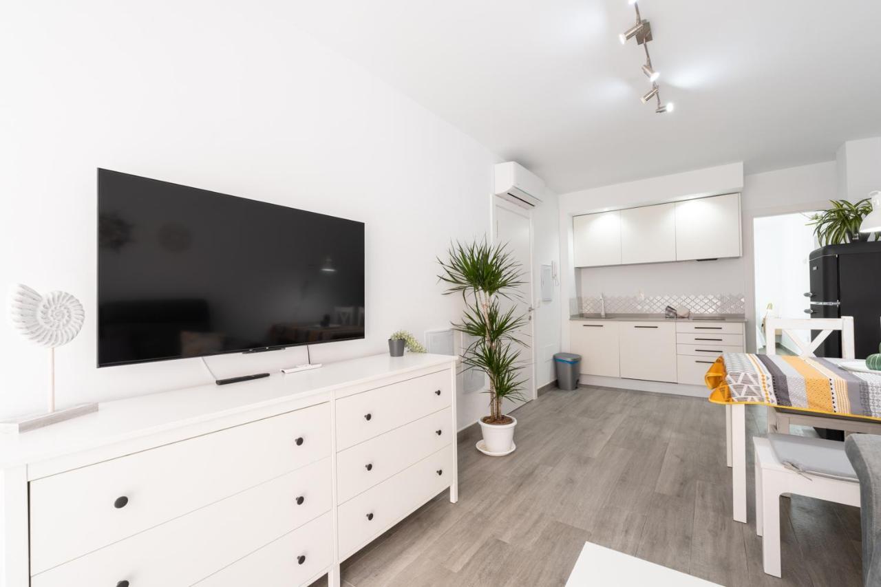 Apartamentos Joya Del Mar — 4-Star Luxury Hotel in Torre Del Mar, Spain