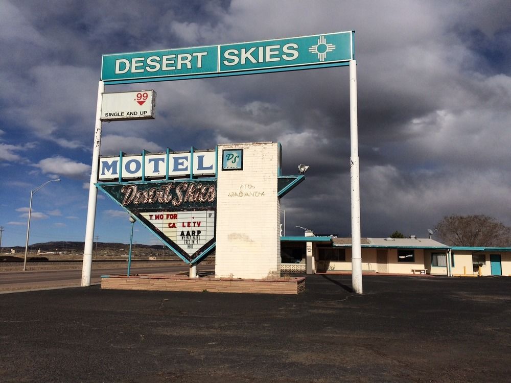 Desert Skies Motel - photo 20