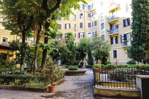 B&B La Luna nel pozzo — 4-Star Luxury Hotel in Rome, Italy