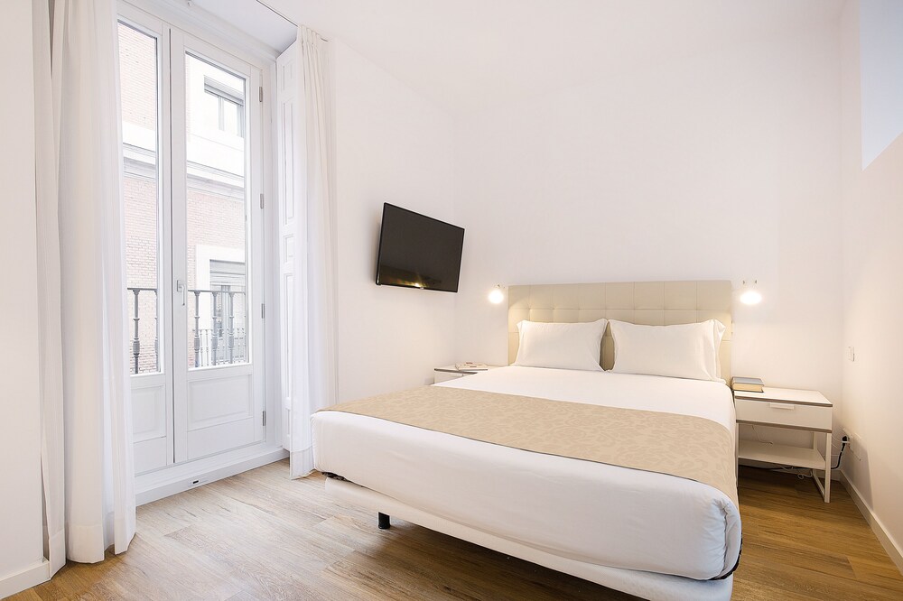 Limehome Madrid La Bolsa — 4-Star Luxury Hotel in Madrid, Spain