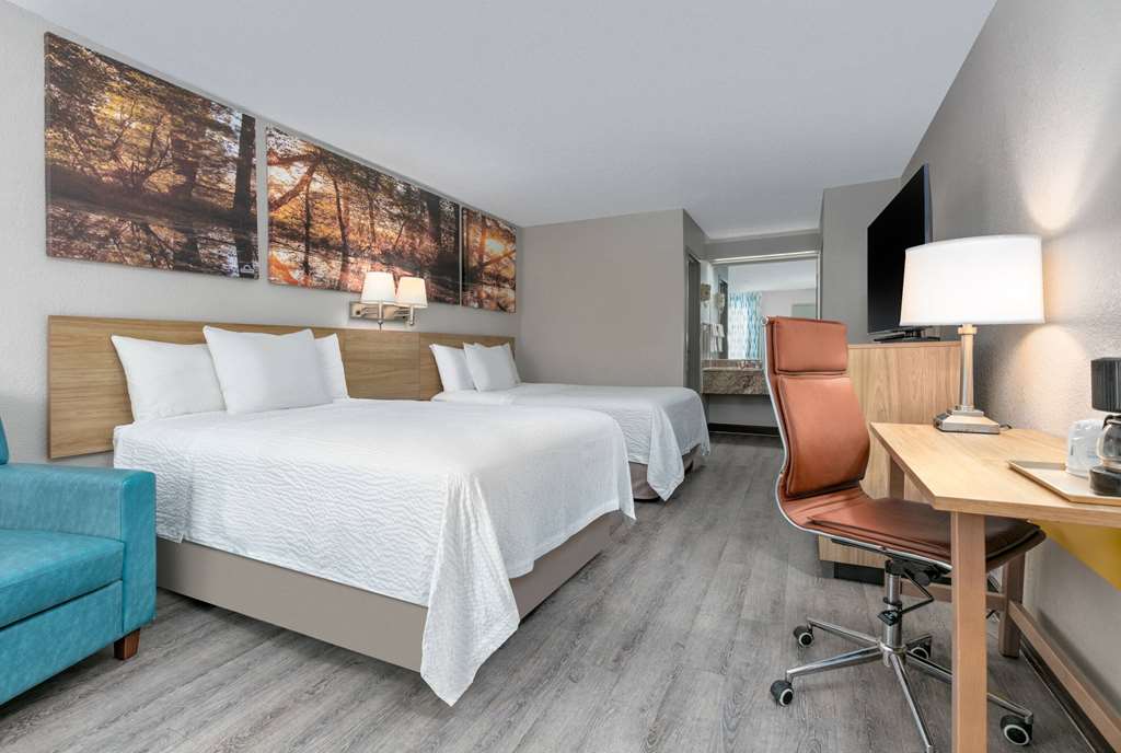 Days Inn by Wyndham Greenville MS - photo 33