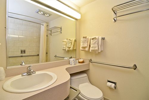 Lancaster Welcome Inn - photo 11