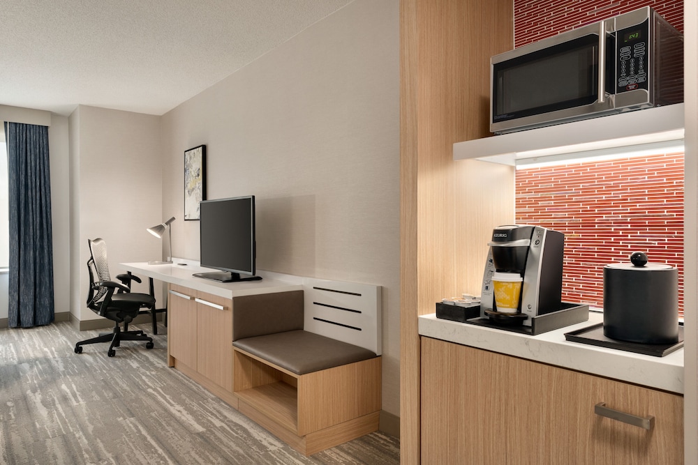 Hilton Garden Inn Tysons Corner - photo 17